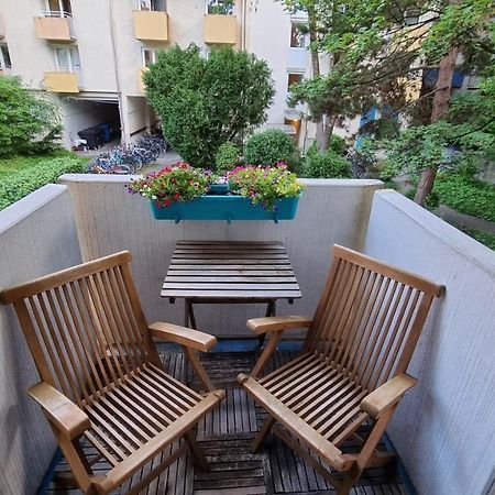 Schwabing Studio With Garden Views Munich Luaran gambar