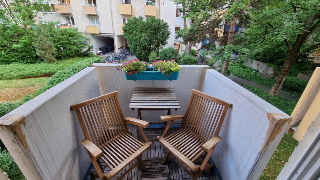 Schwabing Studio With Garden Views Munich Luaran gambar